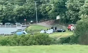 Gjakova (VIDEO) で、労働者が彼の人生を失った場所のトラック、ビュー