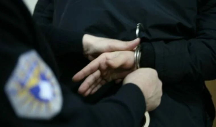 שני אנשים שנעצרו בפריסטינה לאחר שביצעו גניבה חמורה היום