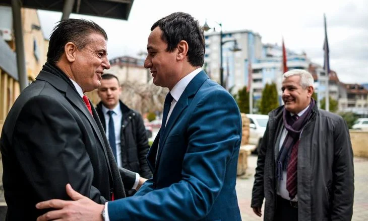 Nis sulmi i VV-së ndaj Osmanit: Agim Bahtiri e akuzon atë se përfaqëson “interesat e Grenellit dhe Gjuriqit”