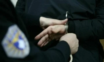 Predaja 31-letni policiji, osumljena poškodbe v Ferizaju.