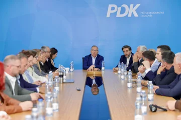 PDK: 憲法順守、憲法条件による選挙
