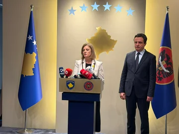 Peci édenonconić、クルティと大統領の候補者による重要な違反