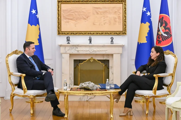 Meetings continue, Osman waits at Abdixhiku office