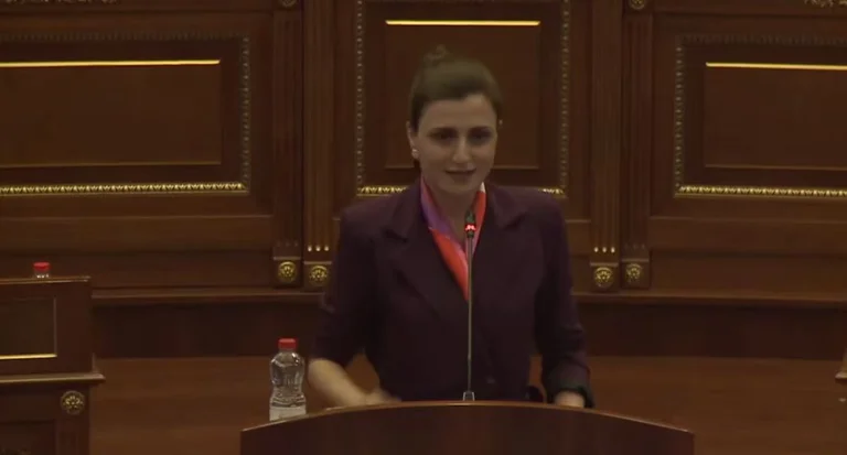 Directores del AKP, Ymer-government: Saca a los hombres de prisión como criminales y tráelos a bordo