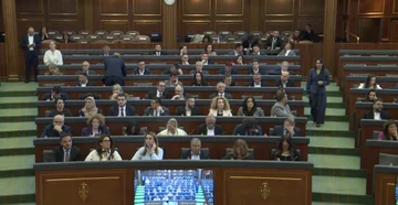 地中海ゲームのための法律は議会に行く
