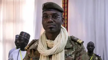 マウンテン防衛大臣が殺した