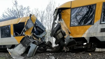 2つの列車は直面する、デンマークで負傷した