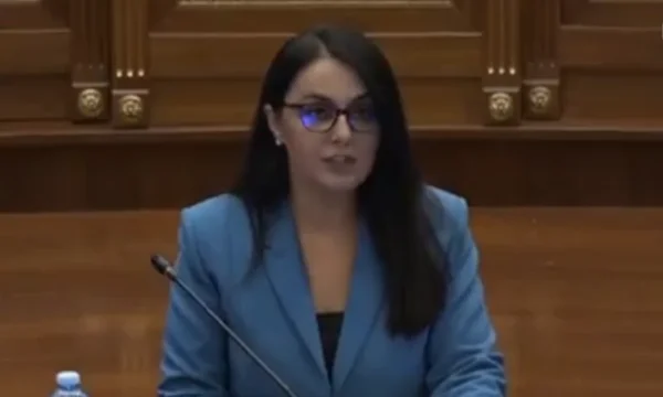 Lushaku-Sadriu: Il VV ha preso istituzioni in ostaggio per mantenere se stesso nel governo.