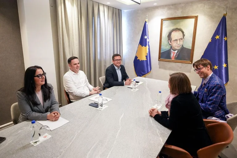 Abdixhiku attende la riunione di Palatova, urgente bisogno di stabilità istituzionale sottolineata