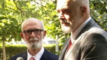 Rexhepa QrujaのためのEdi Rama:Goodbye、よいアルバニア語