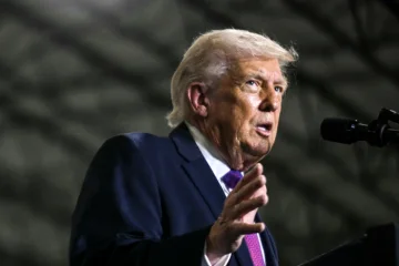 トランプは、イランでトリュックを拡張すると言う