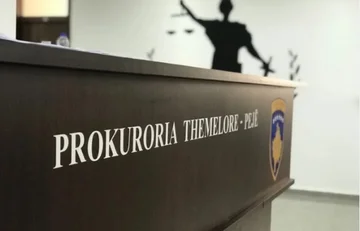 Peja's prosecutor は 371 人の費用を 3 か月以上 458 人に対して提出しました