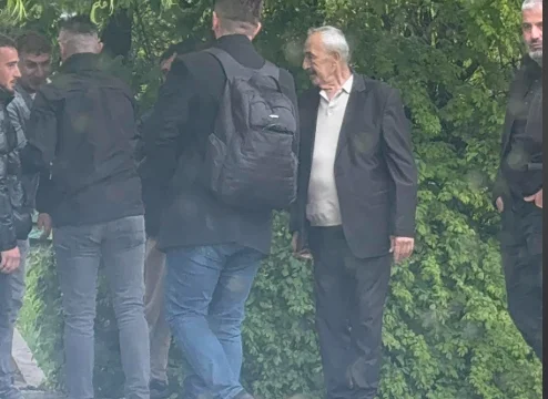 裁判所に提示リドナAdemijsの家族のメンバー, 閣僚犯罪の少し決定後