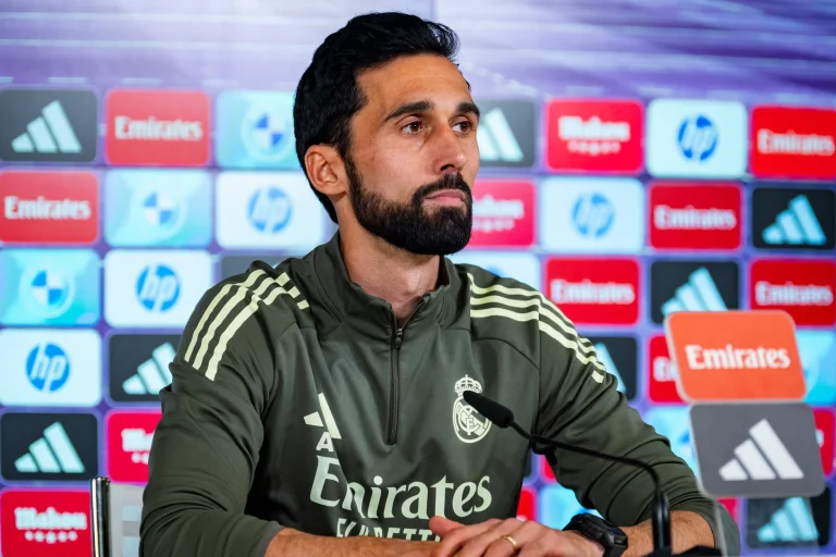 Arbeloa czeka na swój debiut. To formacja, której użyje Real Madrid.