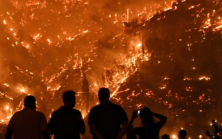 Great fires in France: One victim and 13 injured, residents and tourists leave the area