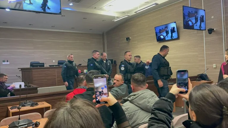 “Δεν είμαι ένοχος” Ο κατηγορούμενος στην υπόθεση Banjska αρνείται την ευθύνη ενώπιον δικαστηρίου