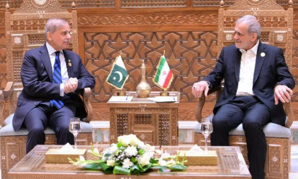 パキスタンはプライム・ミニスターがイラン大統領と電話の会話を持っていたと述べています