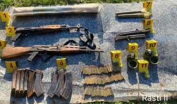 Zubinのポックで武装させて下さい、警察は押されたものに従って細部を提供します