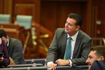 Agim Bahtiri は MP を呼び出す: 社長の 10 日以上 - Kosovo 上記すべて