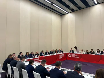 久留米は、プレジデントの世話をする方法で、2日バルセロナにシトラス会社で連れて行く?