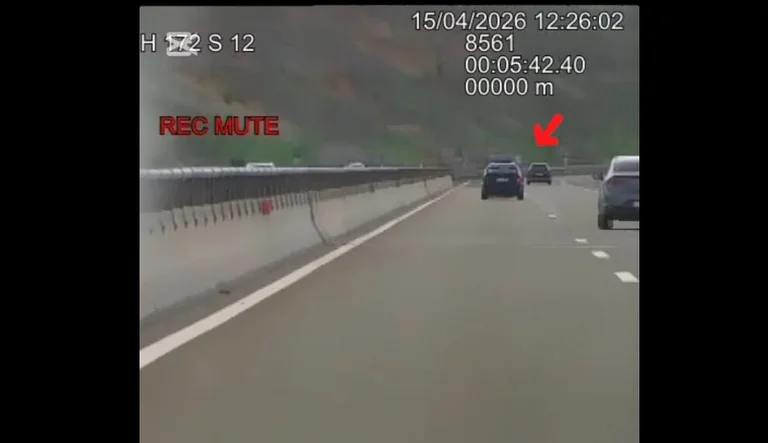 記録なしで車によって運転182km/hを、重く罰された運転者キャッチ