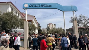 悲劇:トルコの学校の撮影から9死んだ