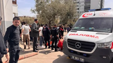 トルコで逮捕された学校の攻撃者の父親