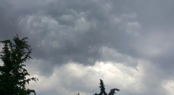 Vremea de mâine rece şi instabilă