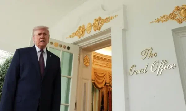 トランプは、重度の批判の後、ポペレオに謝罪することを拒否します