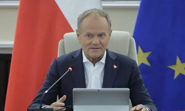 ポーランドの首相はオルバンの損失を楽しんでいます: 私たちは権威主義の政府を持っていることは疑わらず
