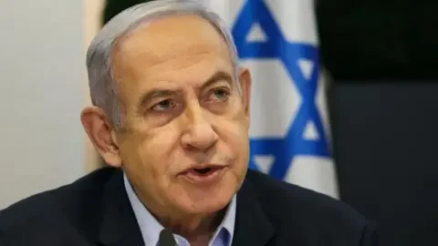 Netanyahu paralajmëron rifillimin e luftës në Gazë, nëse pengjet nuk lirohet të shtunën