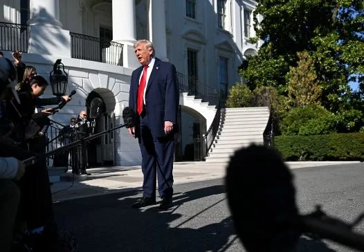 トランプ:イランは交渉に戻ります、日によって破壊されることができます