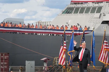 トランプ大統領は警告します:米国海軍はホルムズ海峡を妨げます