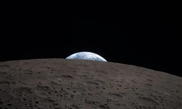 NASAが動画を公開するので、宇宙飛行士が地球に上陸することが期待されている