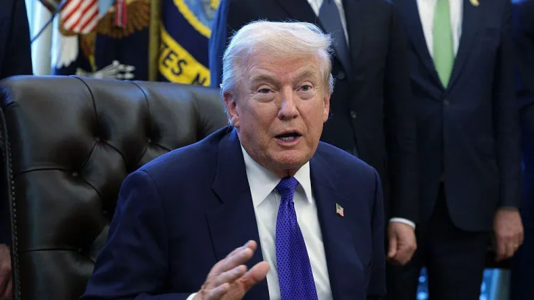 トランプは警告します: 合意に達した場合、イランでの攻撃を再開します