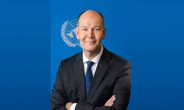 UNMIKチーフは、社長のコソボ非選挙のトピックをUNに引き起こし、ジャーナリストに攻撃します