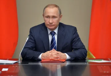 Putin spreminja zakon, Rusiji daje pravico do “ignore” odločb mednarodnih sodišč