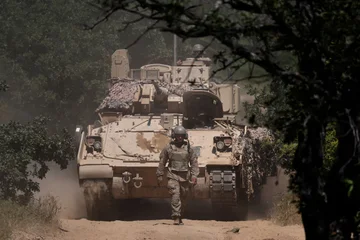 ロイター: トランプは、NATOの緊張でヨーロッパからアメリカの軍隊を撤回することを検討しています