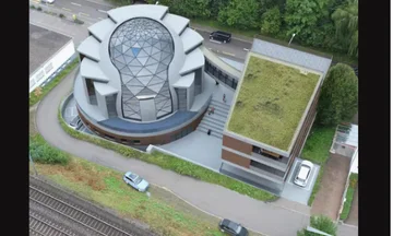 シベネンゲンのアルバニアモスクのスイスのバン建設、5千のシグネチャのコレクション