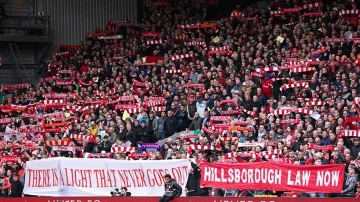 Anfieldの悩み:リバプール ファンはSPGとのリターン・マッチの前に放射状決定をします