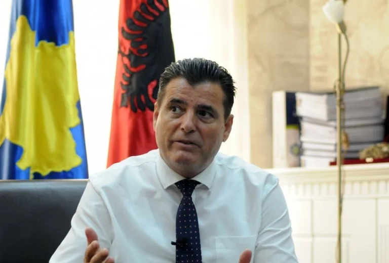 Bizneset do të punojnë edhe të dielën në Mitrovicë, nuk pajtohet Agim Bahtiri