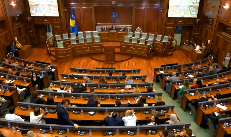 Kurti nu poate fi arestat, dar cineva de la subiectul său este”