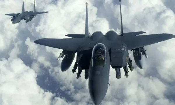 BBC: アメリカのパイロットがイランのF-15戦闘機でクラッシュする方法