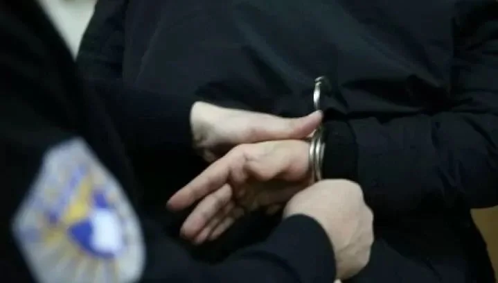 Dosare bancare proaste, arestarea a doi suspecţi în Podujevo