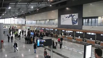 古き良きパスポートでフライトを試み、HINA Jasharı空港で外国市民を逮捕