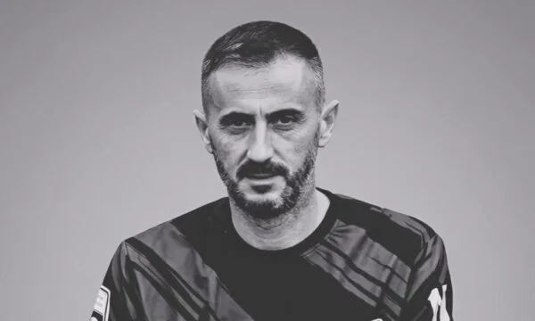 Tragödie im Kosovo Fußball ändert 43-jähriges Leben im Mittelspiel