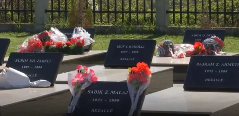 Rezalla Massacre から 27 年, 98 アルバニア人殺された