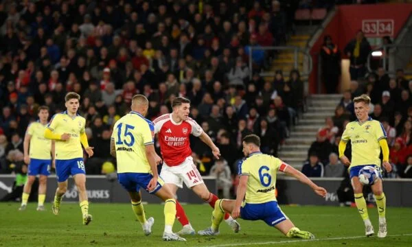 Arsenal wird durch FA Cup eliminiert, besiegt von Southampton der Zweiten Liga