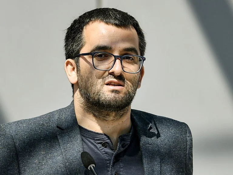 ‘Shërbëtor i regjimit kriminal’, Enver Hasani i reagon ish-këshilltarit të Kurtit
