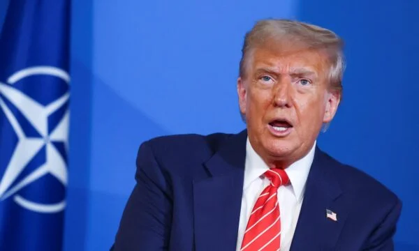 Porte-parole de la Maison Blanche : Le président Trump a stoppé le conflit entre la Serbie et le Kosovo cette année